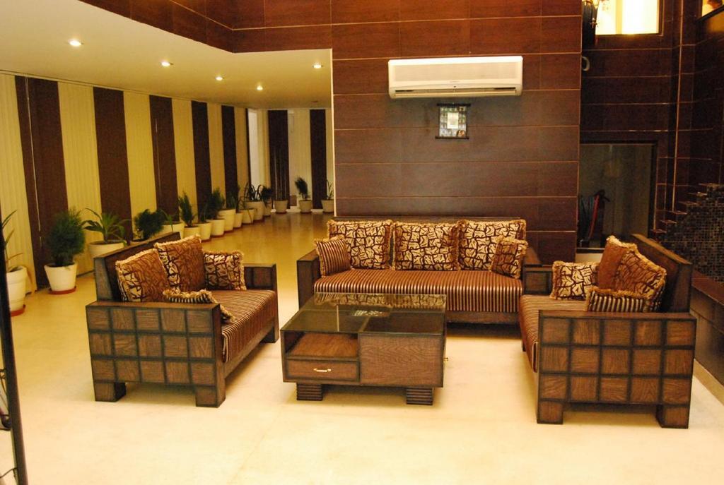 Hotel New Walnut Castle Paharganj Екстер'єр фото