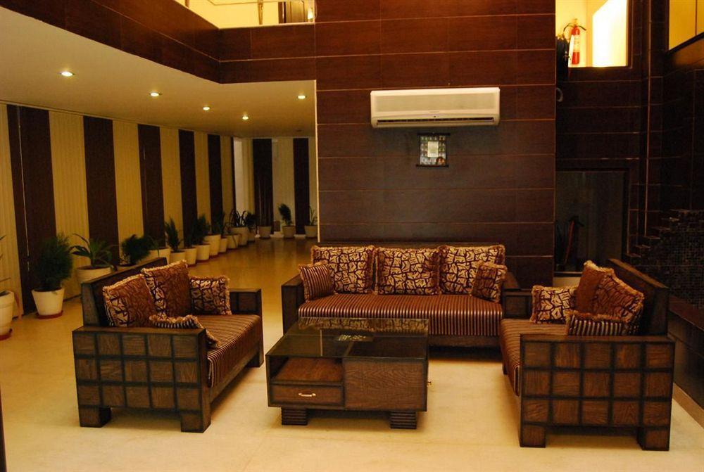 Hotel New Walnut Castle Paharganj Інтер'єр фото