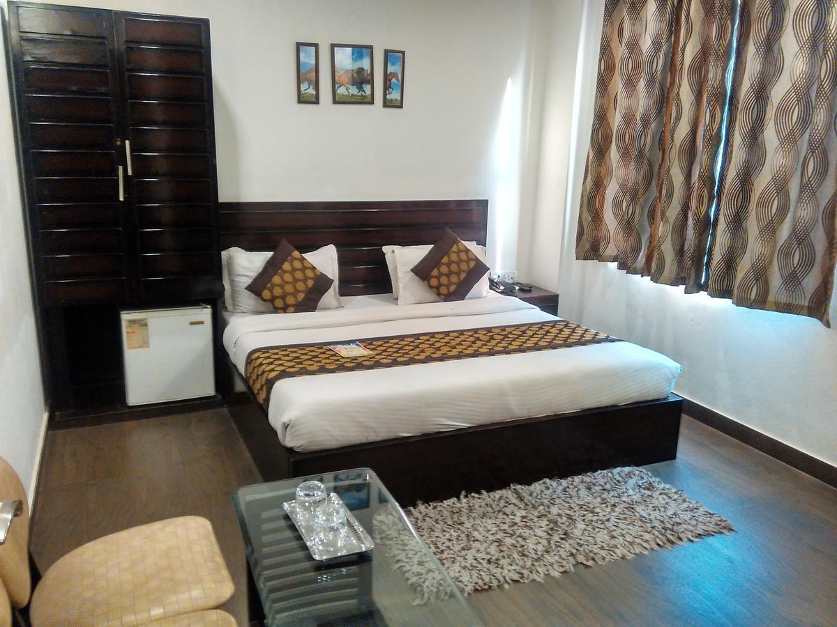 Hotel New Walnut Castle Paharganj Екстер'єр фото